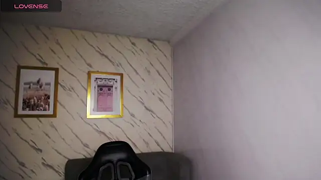 Snapshot of Violetta_jhonson_a chatting on 05/26/26, 03:52 Violetta jhonson a online show from 05/26/26, 03:52