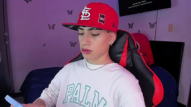 Snapshot of ThiagoDV chatting on 11/14/25, 01:54 ThiagoDV online show from 11/14/25, 01:54