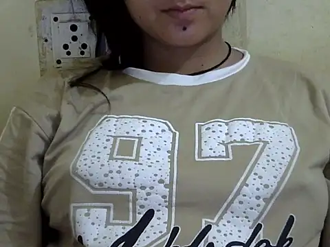Anika Singh online show from 05/13/26, 04:10