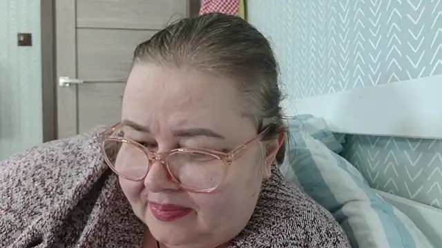 Snapshot of Natali-Gucci chatting on 11/25/25, 01:55 Natali-Gucci online show from 11/25/25, 01:55