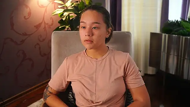 ArleenVizena online show from 11/14/25, 04:44