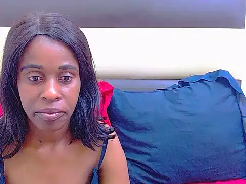 Snapshot of AMOURxxx chatting on 12/18/25, 06:52 AMOURxxx online show from 12/18/25, 06:52