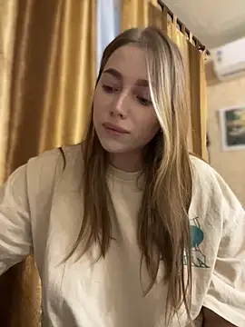 Snapshot of Mi_mill chatting on 11/12/25, 01:00 Mi mill online show from 11/12/25, 01:00