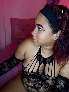 Snapshot of Antonella_Sweett_ chatting on 11/17/25, 03:23 Antonella Sweett online show from 11/17/25, 03:23