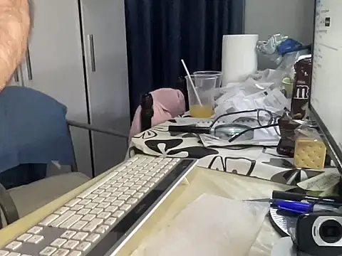 Snapshot of coach-karl chatting on 11/03/25, 12:06 coach-karl online show from 11/03/25, 12:06