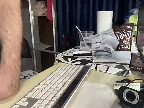 Snapshot of coach-karl chatting on 11/12/25, 10:20 coach-karl online show from 11/12/25, 10:20