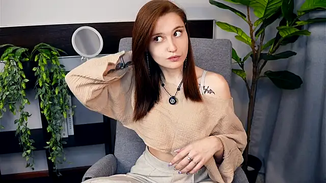 IsaParadiso online show from 11/12/25, 07:42