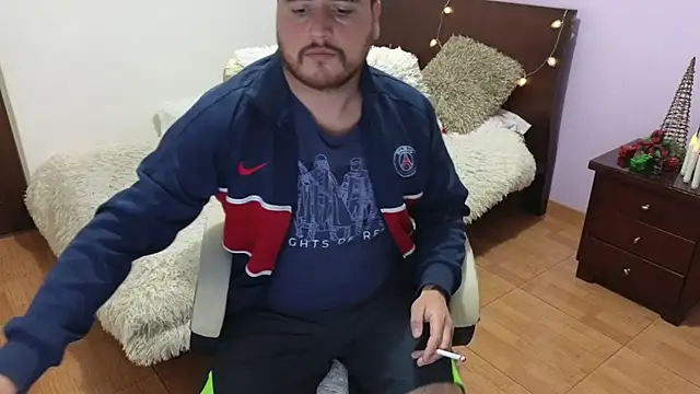 Snapshot of LiamConan chatting on 11/20/25, 01:39 LiamConan online show from 11/20/25, 01:39