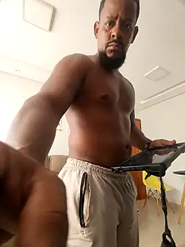 Snapshot of Zepouvinho chatting on 12/15/25, 11:47 Zepouvinho online show from 12/15/25, 11:47