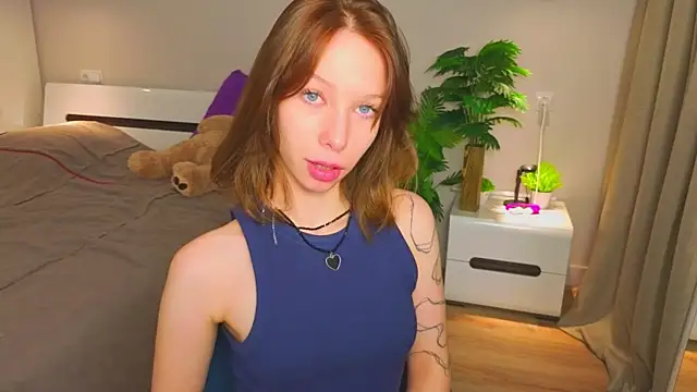 Snapshot of LilyPoetry_ chatting on 12/14/25, 11:26 LilyPoetry online show from 12/14/25, 11:26