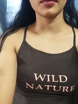 Snapshot of Desire_Lu chatting on 11/13/25, 10:47 Desire Lu online show from 11/13/25, 10:47