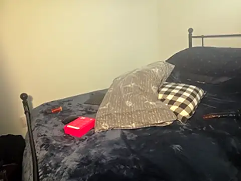 piggylatino online show from 06/08/26, 04:18