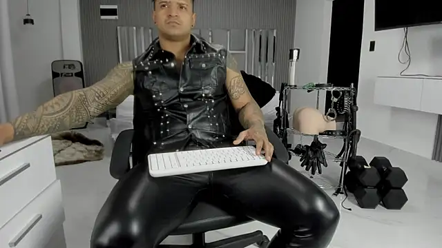 master leather online show from 06/10/26, 04:56