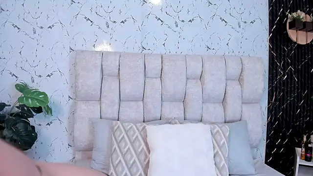 MadisonnLee online show from 11/12/25, 07:13