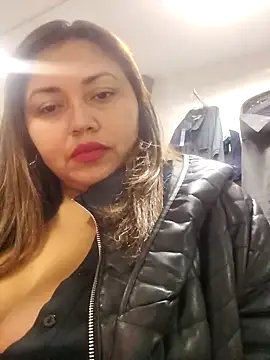 Snapshot of la_beba20 chatting on 12/04/25, 11:02 la beba20 online show from 12/04/25, 11:02