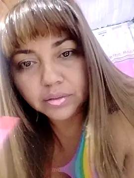 Snapshot of la_beba20 chatting on 12/14/25, 08:30 la beba20 online show from 12/14/25, 08:30