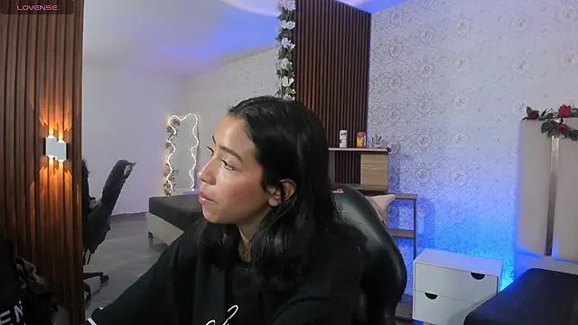 Joselyn tay online show from 04/24/26, 07:27