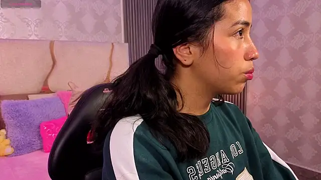 Joselyn tay online show from 04/30/26, 12:33