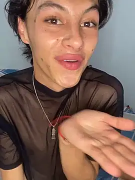 Snapshot of apolo_smith001 chatting on 11/15/25, 06:59 apolo smith001 online show from 11/15/25, 06:59