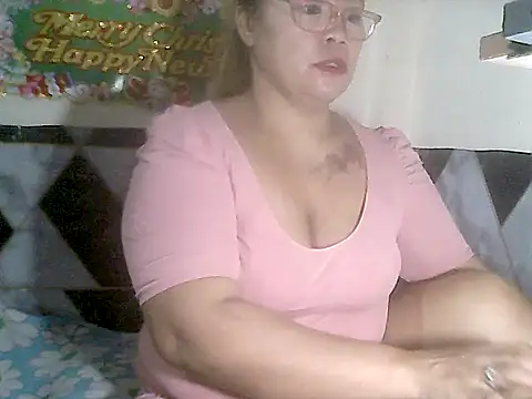 loriepinay46 online show from 11/16/25, 12:55