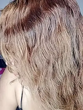 Snapshot of Alixx_01 chatting on 11/27/25, 01:07 Alixx 01 online show from 11/27/25, 01:07