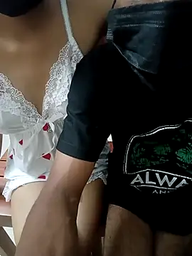 Snapshot of mallufromkochikerala chatting on 12/17/25, 06:47 mallufromkochikerala online show from 12/17/25, 06:47