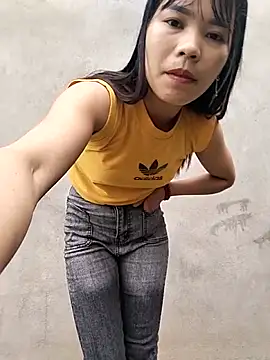 Snapshot of gugu0022 chatting on 03/25/26, 12:49 gugu0022 online show from 03/25/26, 12:49