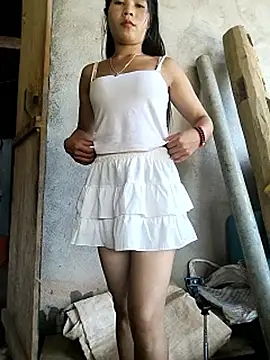 Snapshot of gugu0022 chatting on 05/16/26, 01:02 gugu0022 online show from 05/16/26, 01:02