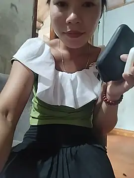 Snapshot of gugu0022 chatting on 05/18/26, 10:59 gugu0022 online show from 05/18/26, 10:59