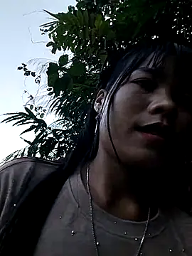 Snapshot of gugu0022 chatting on 05/25/26, 11:44 gugu0022 online show from 05/25/26, 11:44