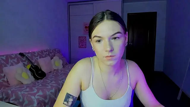 luna lust 212 online show from 06/08/26, 04:24