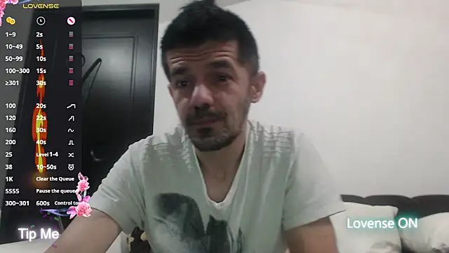 Snapshot of Dale_E chatting on 11/29/25, 02:58 Dale E online show from 11/29/25, 02:58