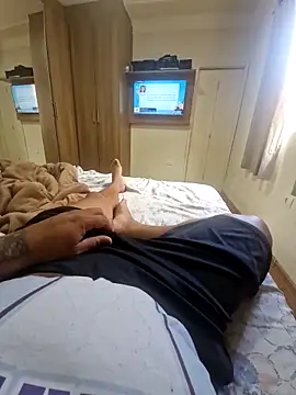 eder69 122 online show from 11/12/25, 03:23