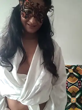 Snapshot of cameleonix18 chatting on 11/19/25, 08:03 cameleonix18 online show from 11/19/25, 08:03