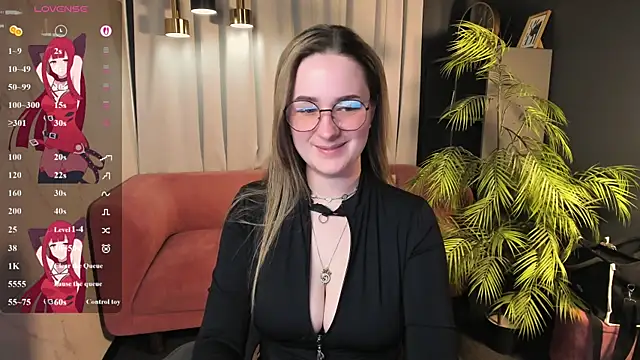 EmmaBloomm online show from 07/04/26, 10:05