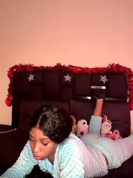 Snapshot of Weendolyn_ chatting on 12/03/25, 02:59 Weendolyn online show from 12/03/25, 02:59