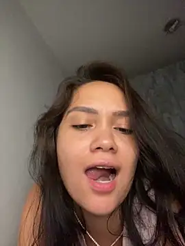 Snapshot of carolsapequinha chatting on 02/09/26, 10:41 carolsapequinha online show from 02/09/26, 10:41