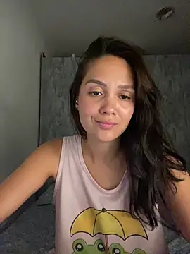 Snapshot of carolsapequinha chatting on 03/03/26, 10:48 carolsapequinha online show from 03/03/26, 10:48