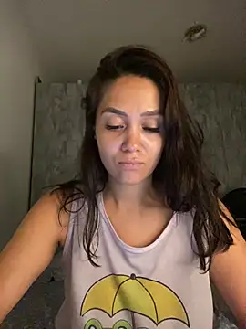 Snapshot of carolsapequinha chatting on 03/05/26, 12:01 carolsapequinha online show from 03/05/26, 12:01