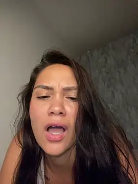 Snapshot of carolsapequinha chatting on 03/15/26, 12:11 carolsapequinha online show from 03/15/26, 12:11