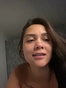 Snapshot of carolsapequinha chatting on 04/01/26, 11:44 carolsapequinha online show from 04/01/26, 11:44