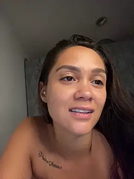 Snapshot of carolsapequinha chatting on 04/01/26, 02:14 carolsapequinha online show from 04/01/26, 02:14