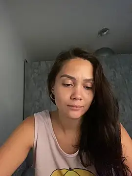 Snapshot of carolsapequinha chatting on 04/02/26, 04:04 carolsapequinha online show from 04/02/26, 04:04