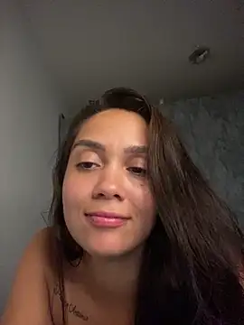 Snapshot of carolsapequinha chatting on 04/03/26, 04:10 carolsapequinha online show from 04/03/26, 04:10