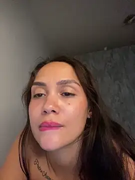 Snapshot of carolsapequinha chatting on 04/03/26, 07:23 carolsapequinha online show from 04/03/26, 07:23