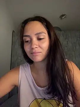 Snapshot of carolsapequinha chatting on 04/08/26, 01:33 carolsapequinha online show from 04/08/26, 01:33