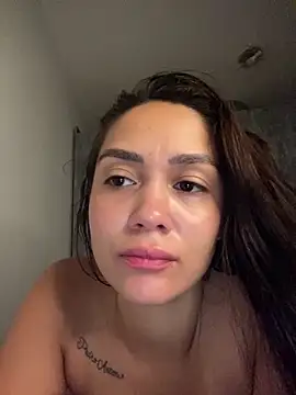 Snapshot of carolsapequinha chatting on 04/12/26, 10:20 carolsapequinha online show from 04/12/26, 10:20