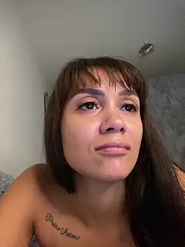 Snapshot of carolsapequinha chatting on 04/20/26, 02:42 carolsapequinha online show from 04/20/26, 02:42