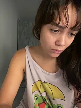 Snapshot of carolsapequinha chatting on 05/03/26, 02:56 carolsapequinha online show from 05/03/26, 02:56