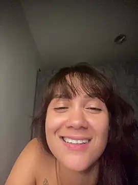 Snapshot of carolsapequinha chatting on 05/25/26, 03:45 carolsapequinha online show from 05/25/26, 03:45